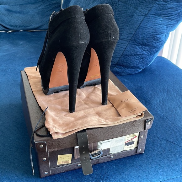 Alaïa Black Suede Ankle Booties Size 40.5 - Picture 2 of 9